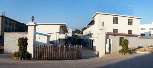 【深圳市萬通達工業(yè)設備】-全自動玻璃上片臺,玻璃清洗機,氣浮翻轉(zhuǎn)卸片臺,汽車玻璃生產(chǎn)輸送線,絲印線